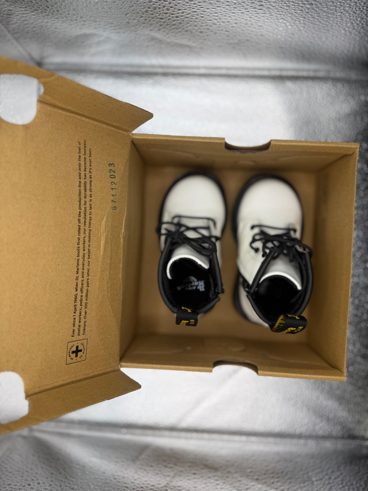 INFANT 1460 White LEATHER LACE UP Dr Marten BOOTS