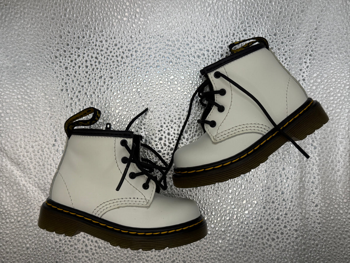 INFANT 1460 White LEATHER LACE UP Dr Marten BOOTS